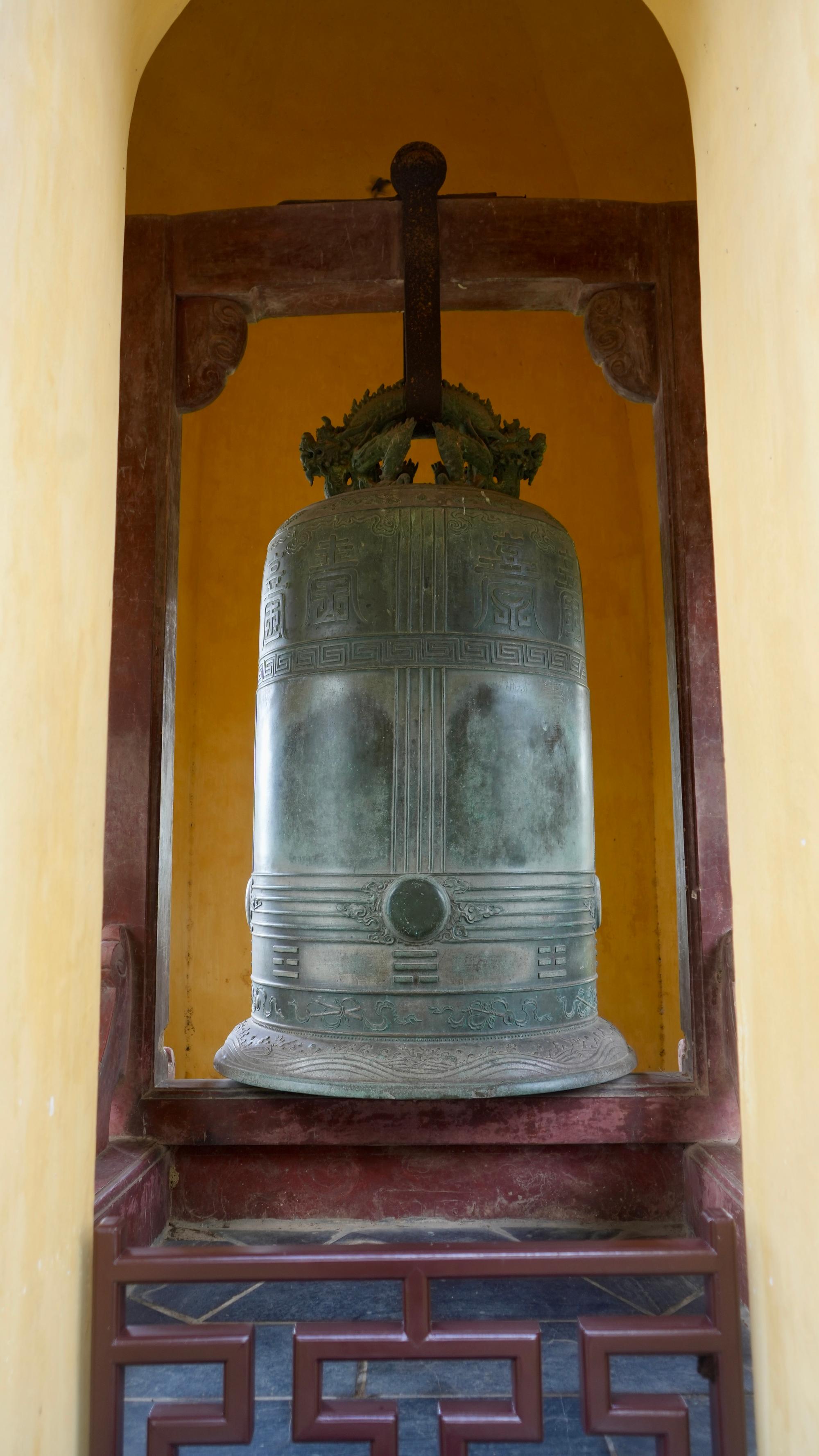 Two-ton bell